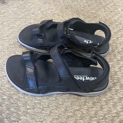 191-29-110 New_Feet_Sandal_Black.jpeg