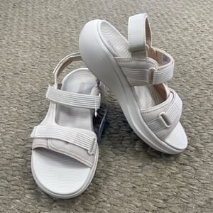 Skechers Sandal Max Cushioning Natural