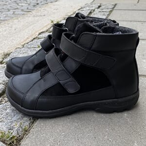 New Feet Boot with 2 velcro and zipper, svart