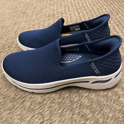 124879/NVW Skechers_Archfit_Slipins_Navy_White.png